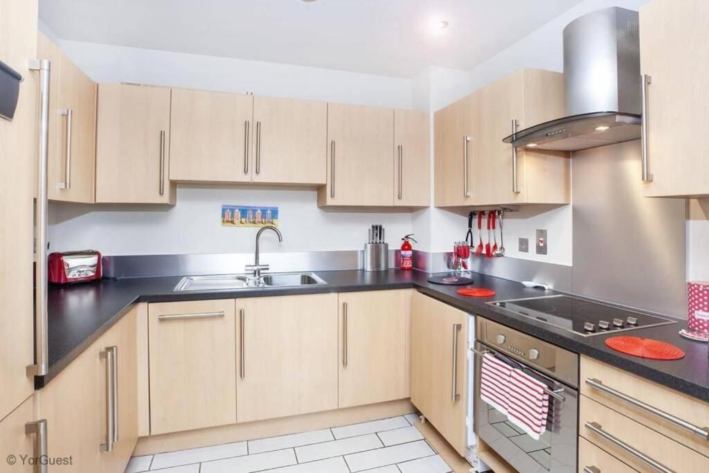 Apartment 12 Popeshead Court Йорк Экстерьер фото
